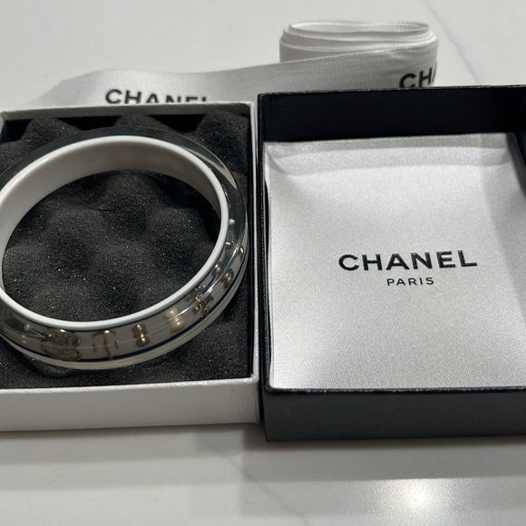Chanel nautical bangle with box & ribbon - Picture 4 of 7